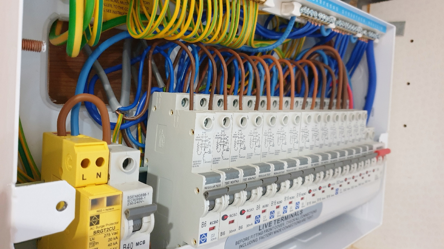 33 Electrical — Photos 1
